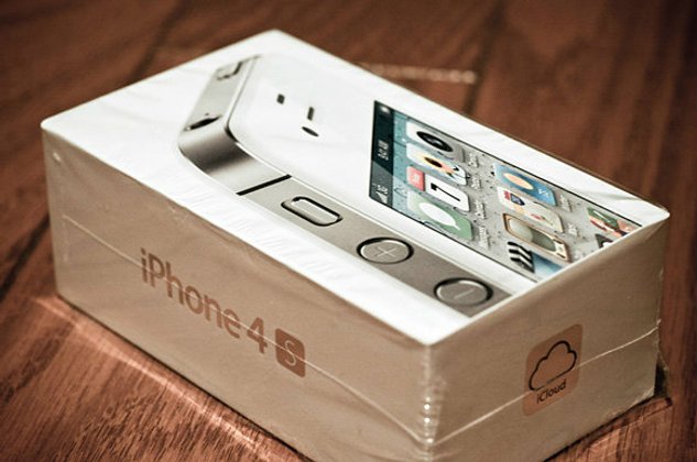 ราคาเครื่องหิ้ว iPhone 4S ที่มาบุญครองวนเวียนอยู่ที่ 35,000-43,000 บาท