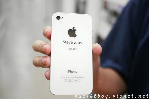 ไอเดียเยี่ยม! เปลี่ยน iPhone 4 ให้เป็น iPhone for Steve!