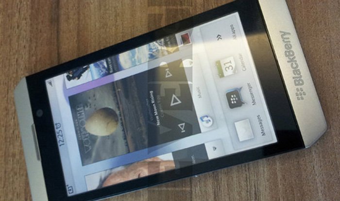 เผยโฉม BlackBerry Colt สมาร์ทโฟนที่ใช้ระบบปฎิบัติการ BBX รุ่นแรกจาก RIM