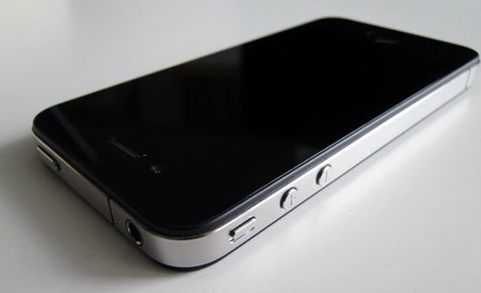 Apple เตรียมทดสอบ iPhone ตัวใหม่ หน้าจอ 720p ตัวประมวลเเบบ Quad Core