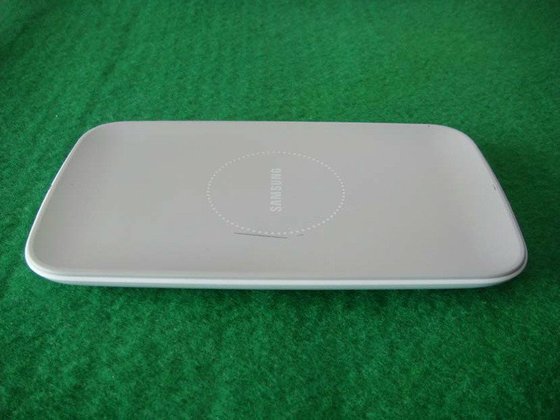 Samsung หลุดภาพแท่นชาร์จไร้สายตัวใหม่ พร้อมส่งให้ FCC ตรวจสอบ !