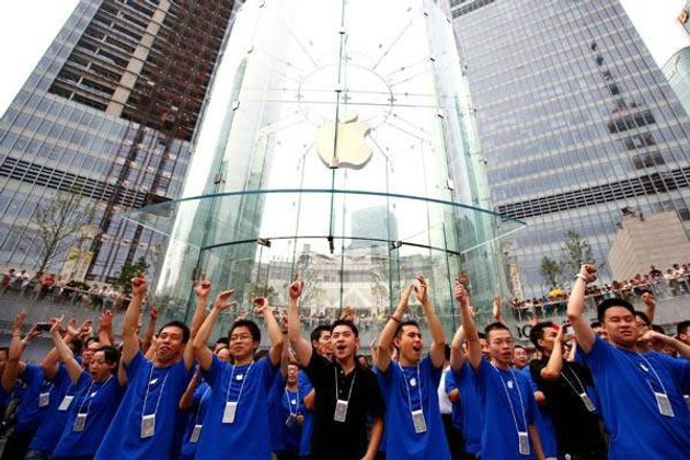 นักศึกษาจีน ยอมกู้เงินพร้อมดอกเบี้ยสุดโหด เพราะอยากได้ iPhone กับ iPad