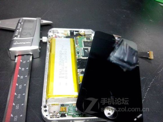 iPhone 5S หลุดชุดใหญ่เต็มสองตา ส่งตรงจาก Foxconn