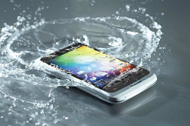 Nokia เตรียมใช้นาโนเทคโนโลยีกันน้ำ