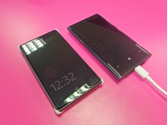 รีวิว Nokia Lumia 925 ตอนพิเศษ: ศึกรุ่นพี่ปะทะรุ่นน้อง Lumia 925 ปะทะ Lumia 920