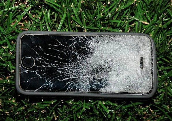 หนุ่มมะกันถูกดักปล้น รอดชีวิตเพราะ iPhone 5s และเคสรับกระสุนแทน