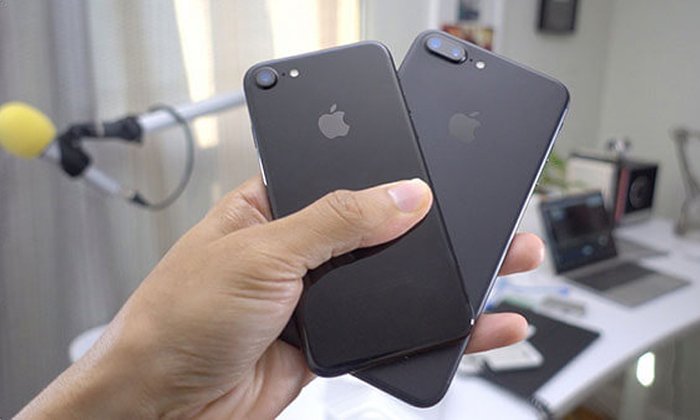 iPhone รุ่นใหม่ คาดมากับจอโค้ง เปิดตัวพร้อมกัน 3 รุ่น