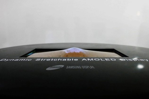 ชมคลิปหน้าจอ OLED ขนาด 9.1 นิ้วของ Samsung ที่ยืดได้เหมือนบอลลูน
