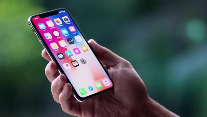 มาดูกันเลย คลิปแกะกล่อง iPhone X จะมีอะไรแตกต่างจากรุ่นอื่นบ้าง