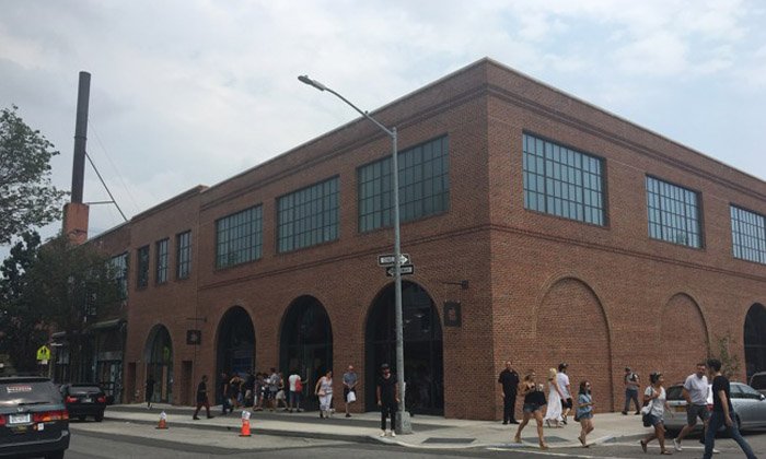 Apple Store ใน Brooklyn เปิดให้บริการแล้ววันนี้