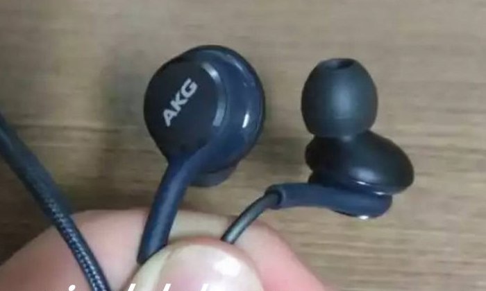 หลุดหูฟัง Samsung Galaxy S8 แถมของดีไม่เบา และยังคงเป็นแบบเดิมอยู่