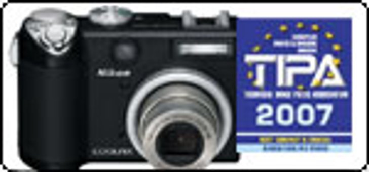 Nikon ได้รับรางวัล TIPA 2007