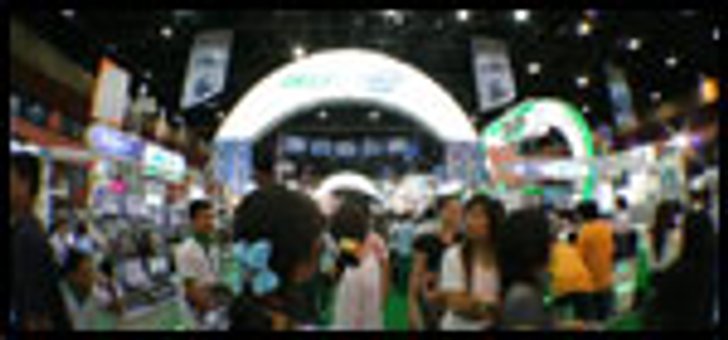 เดินเล่นในงานคอมมาร์ท X เจน แบบชิวๆ