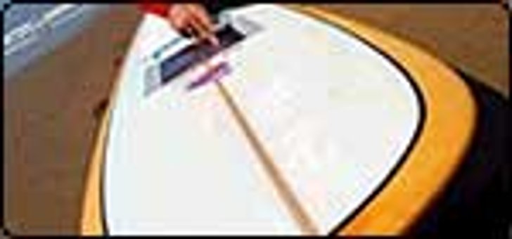 ท่องเน็ตบนทะเล กับ Surfboard ฝังคอมพิวเตอร์ตัวแรกของโลกจากอินเทล