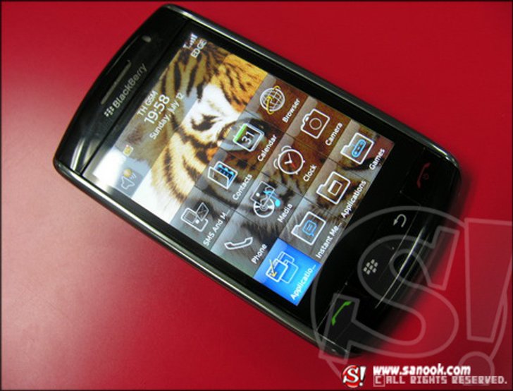 แกะกล่อง Blackberry Storm 9500 แบบละเอียดยิบก่อนใคร!!