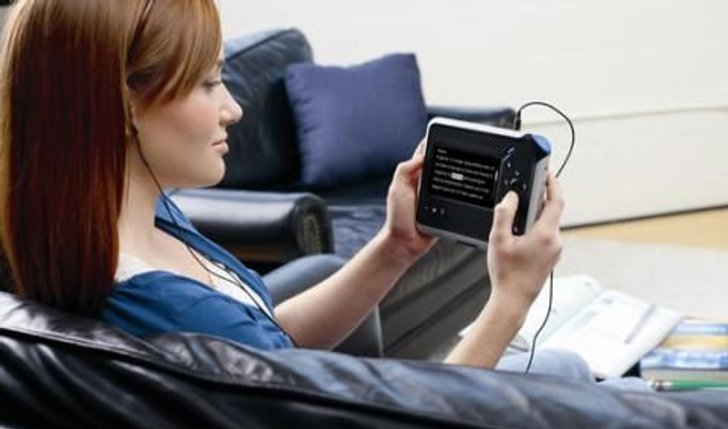Intel Reader เครื่องอ่าน หนังสือ พกพา