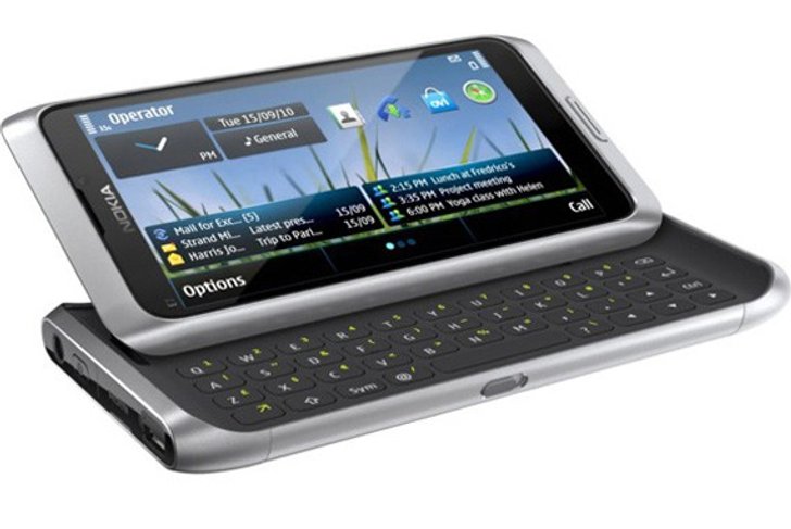 เลื่อนวางตลาด Nokia E7