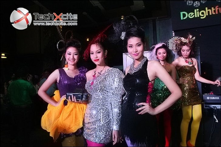รวมภาพสาว ๆ Canon และ Sony