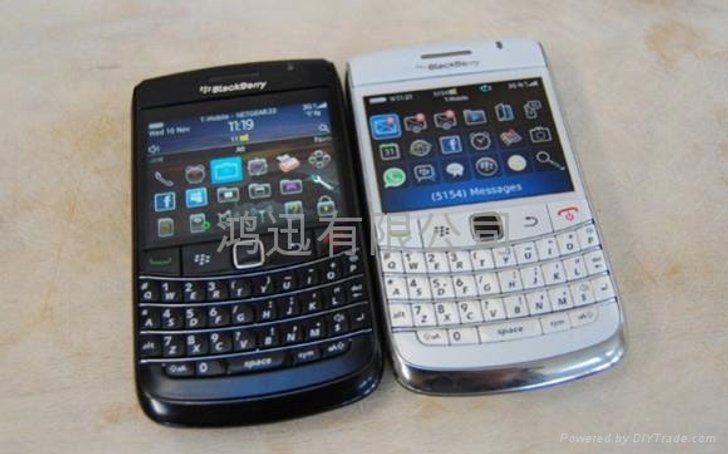 เครื่องหิ้วสะเทือน ปรับราคา BlackBerry ลง 2 รุ่น