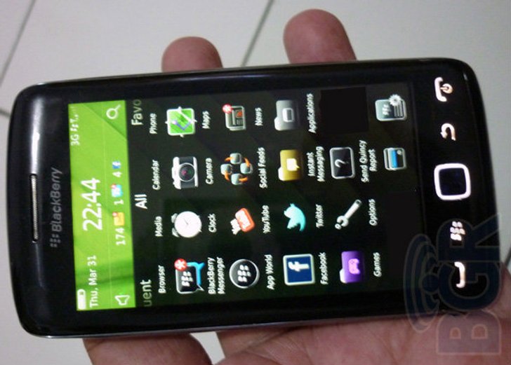 รั่วหรือหลุด !! BlackBerry Touch (Monaco/Monza) ตัวใหม่ไฉไลกว่าเดิม??