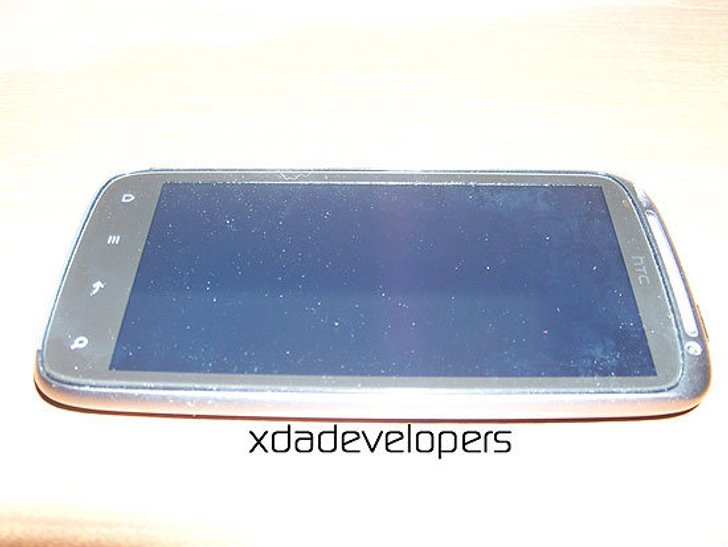 HTC Pyramid รูปเครื่องตัวจริงโผล่ออกมาให้ชมเต็มๆแล้ว