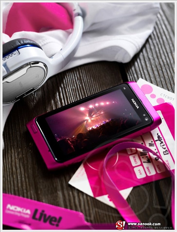 Nokia N8 Pink สีสันสดใสเอาใจวัยจี๊ด