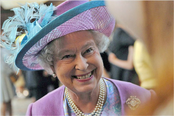 แม้แต่สมเด็จพระราชินี Elizabeth ที่ 2 แห่งอังกฤษก็ยังอยากได้ iPad!