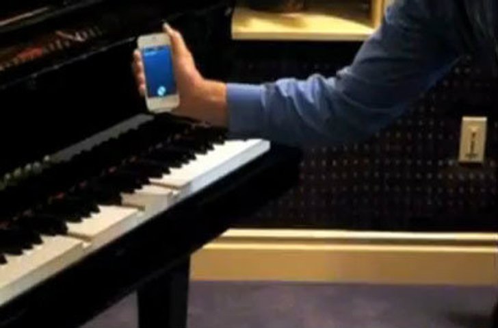 Siri บน iPhone 4S สั่งเล่นเปียโนได้จริงๆ