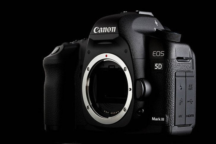 ข่าวลือ Canon เตรียมพบกับกล้อง Canon EOS 5D ตัวใหม่ 27หรือไม่ก็28 กุมภาพันธ์นี้