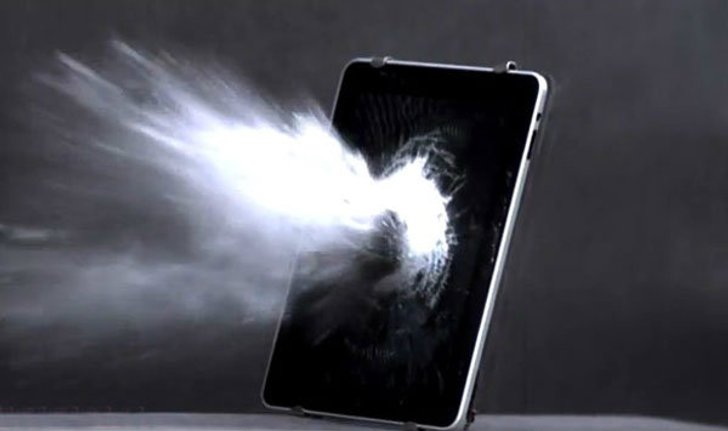 ตะลึง..นำ iPad ทดสอบกันกระสุนปืนได้
