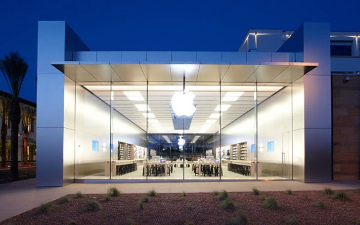 หญิงชราวัย 83 ฟ้อง Apple หลังเดินชนกระจก ในร้าน Apple Store