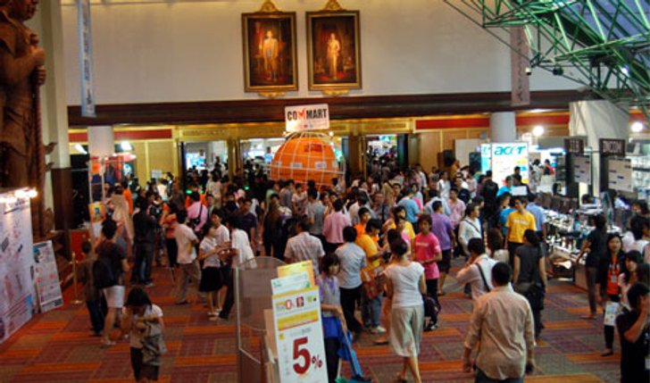 พาเดินทัวร์งาน คอมมาร์ท 2010 แบบสด ๆ ร้อน ๆ ถึงหน้าจอของคุณ