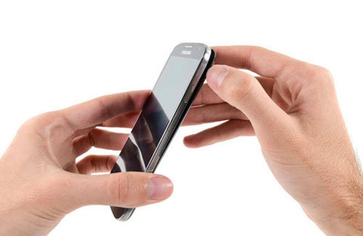 งัดแงะ Samsung Galaxy S4 ไปกับ iFixit