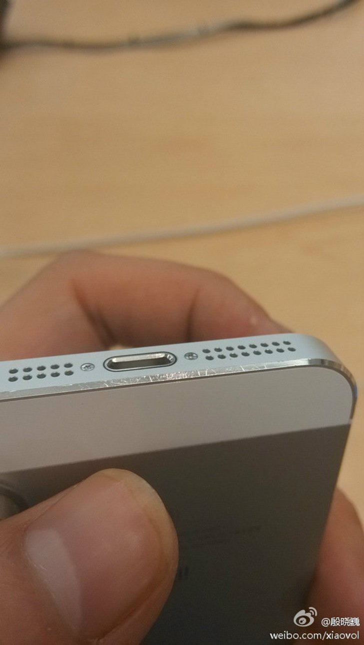 iPhone 5S (ไอโฟน 5S) พบปัญหา สีลอก ตัวเครื่องถลอกง่าย