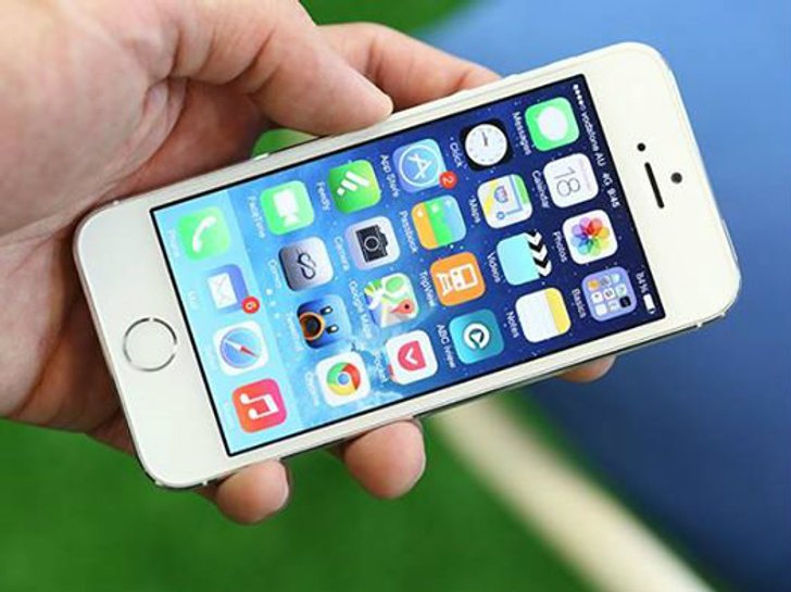 เหลือเชื่อ! iPhone 5S ยังตรวจจับการเคลื่อนไหวของผู้ใช้ได้ แม้แบตจะหมดไปแล้ว