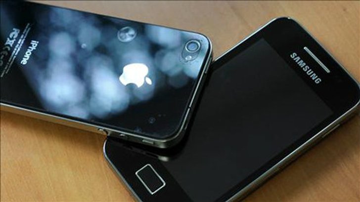 ไม่จบง่ายๆ !! Apple เตรียมทบทวนแนวทางเพื่อแบนสินค้า Samsung