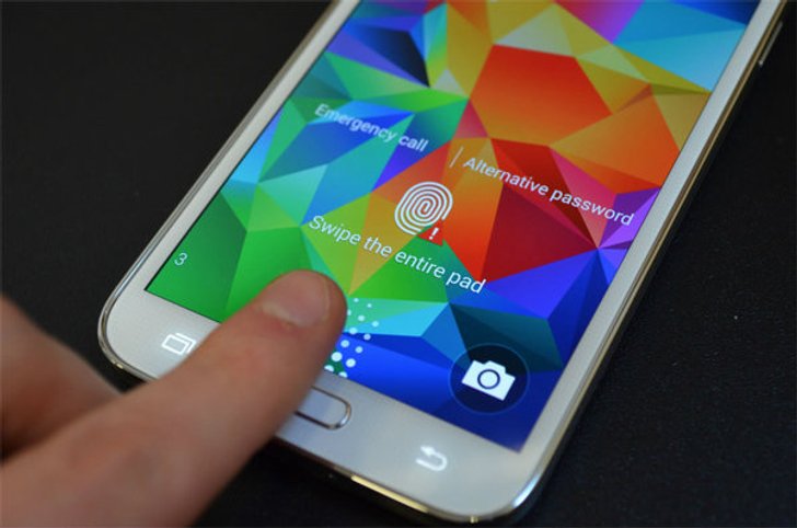 ลือ!! Galaxy S6 จะเปลี่ยนมามาใช้ระบบสแกนลายนิ้วมือแบบไอโฟนบ้าง