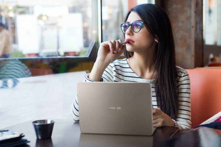 เปิดตัว ZenBook โน้ตบุ๊คหรูบางเบา
