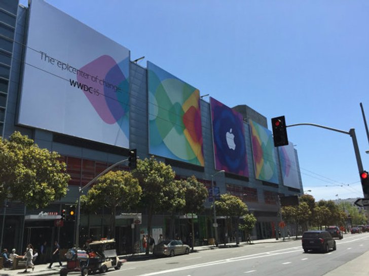 Apple เริ่มตกแต่งขึ้นป้ายงาน WWDC 2015 แล้ว คาดเผยโฉม iOS 9