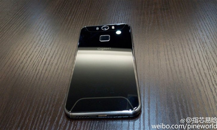 ภาพหลุดมือถือ Gigaset อดีต Brand Siemens รูปร่างเครื่องเหมือน Galaxy S6