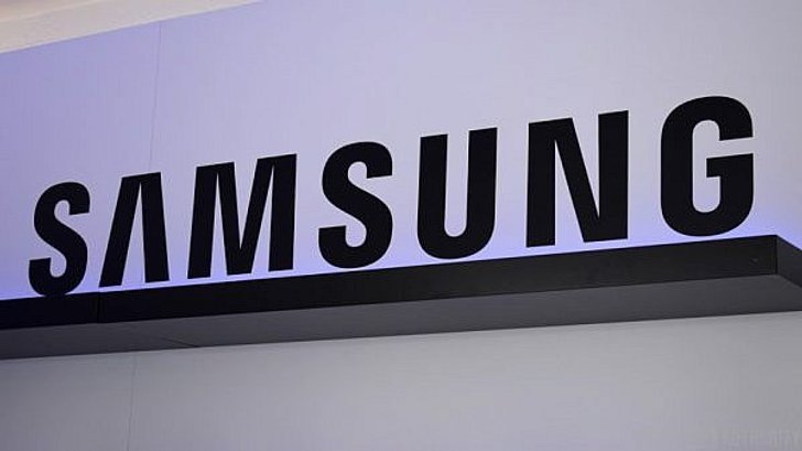 รายงานล่าสุด: Samsung กับ LG กำลังพัฒนาหน้าจอขอบโค้งทั้ง 4 ด้าน