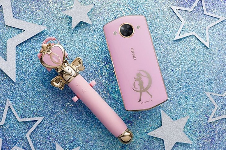 เอาใจสายแบ๊ว Meitu เปิดตัวสมาร์ทโฟนรุ่น Sailor Moon พร้อมไม้เซลฟี่