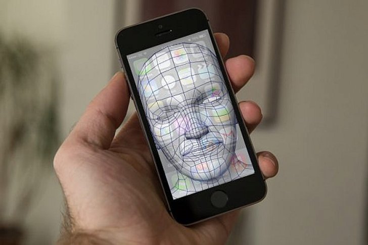 รายงาน Apple ทดสอบระบบ สแกนใบหน้า ปลดล็อคเครื่องแทน Touch ID ใน iPhone 8
