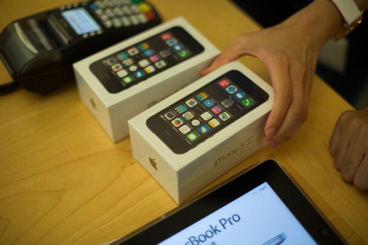 ลดราคา iPhone 5S เครื่องเปล่าลงเหลือ 14,900 เท่านั้น!!
