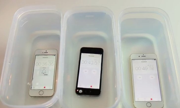 สื่อนอกลองนำ iPhone SE แช่น้ำ 1 ชั่วโมง พบว่าเครื่องยังใช้งานได้ (มีคลิป)