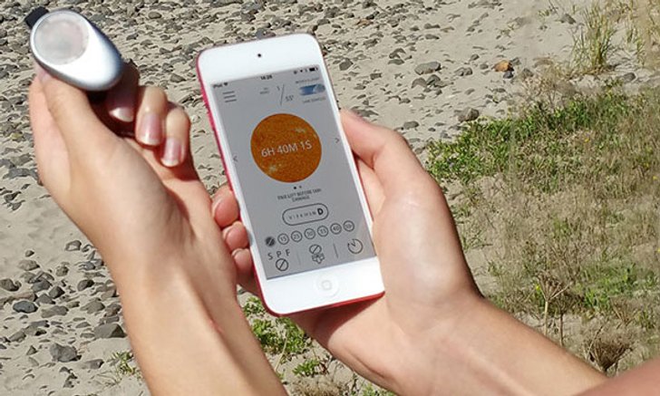 5 Gadget ช่วยบอกรังสี UV สำหรับคนกลัวดำเมื่อออกแดด