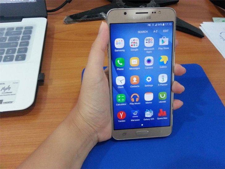 รีวิว Galaxy J7 สมาร์ทโฟนสเปกดี ราคาไม่แรง แค่ 8,900 บาท