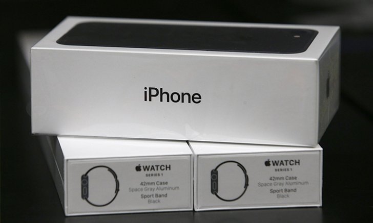 ดีแทคจัดโปร UP ชื้อ iPhone 7 รับลดค่าเครื่องสูงสุด 6,000 บาท ใช้ครบปีเปลี่ยนเป็น iPhone รุ่นใหม่ฟรี