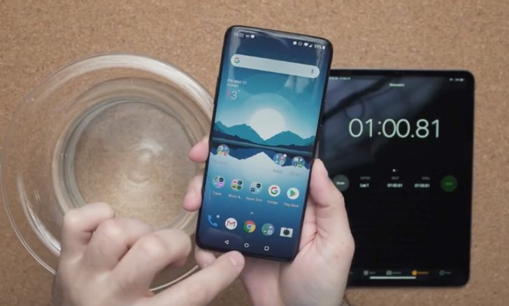 คอนเฟิร์ม! OnePlus 7 Pro ผ่านการทดสอบกันน้ำสบายๆ เปียกชุ่มก็ยังใช้ได้!