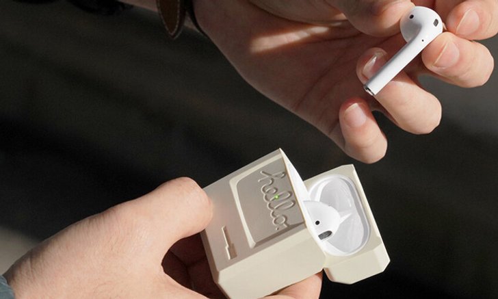 ชมเคสปังๆ ของ AirPods พาย้อนนึกถึงคอมพิวเตอร์รุ่นดังของ Apple